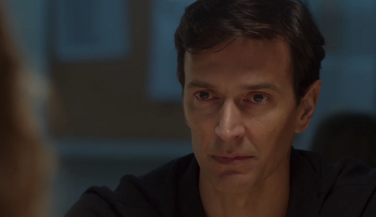 Álvaro se despide de Laura antes de entrar en la cárcel con una difícil petición: “Prométeme que me olvidarás”