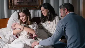 Begoña da a luz a su hijo Juan, pero sin Gabriel: ¡él está con María en la habitación de un hotel! Begoña da a luz a su hijo Juan, pero sin Gabriel: ¡él está con María en la habitación de un hotel!