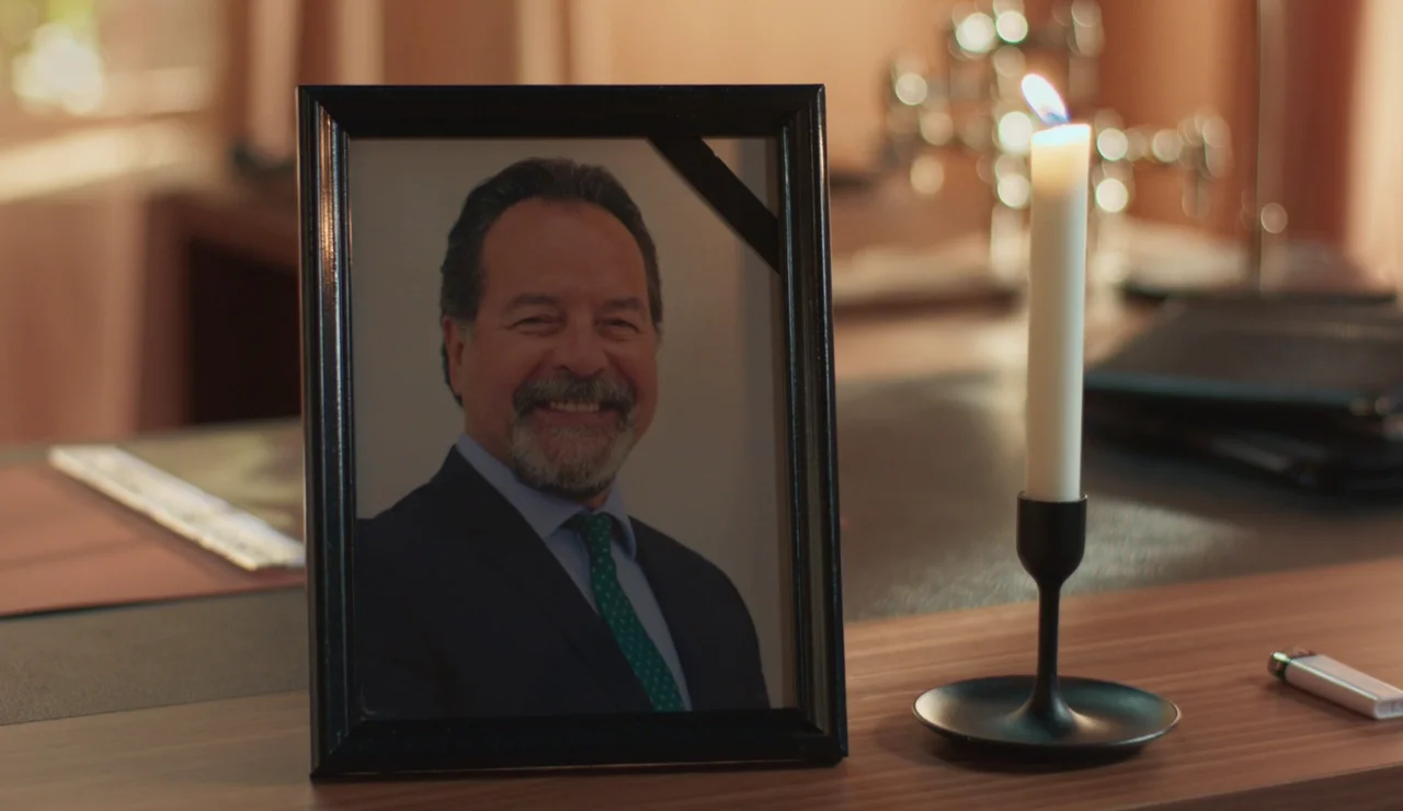 Un regalo inesperado siembra la duda sobre el paradero de Octavio: ¿está realmente muerto?