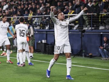 Mbapp&eacute; celebra su gol ante el Villarreal
