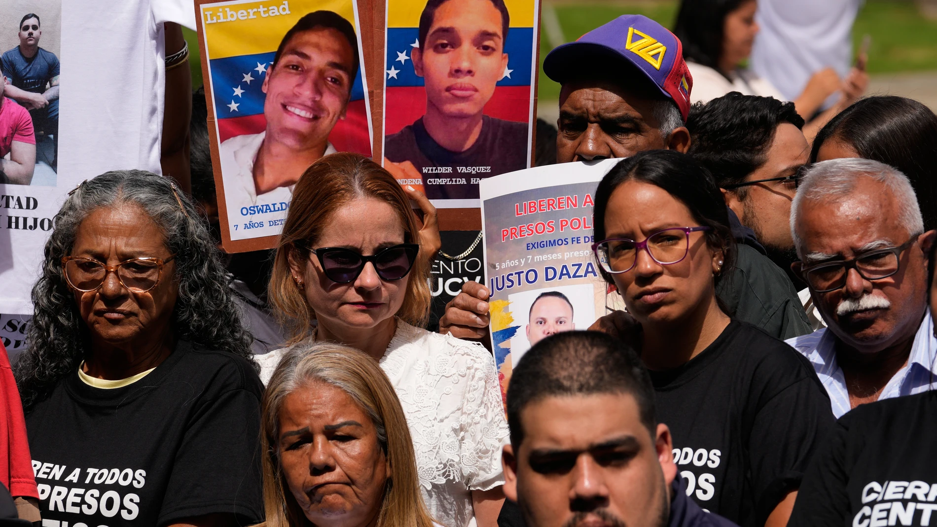 Al menos 104 presos políticos venezolanos han sido liberados en distintas cárceles del país Al menos 104 presos políticos venezolanos han sido liberados en distintas cárceles del país