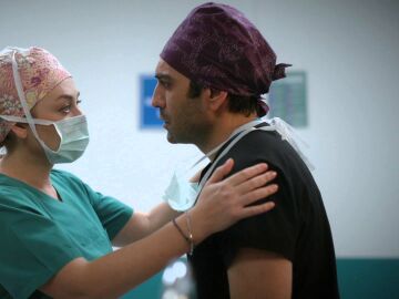 El poderoso mensaje de Bahar que rescata a Evren de su propio abismo: &ldquo;Ser m&eacute;dico es algo sagrado&rdquo;