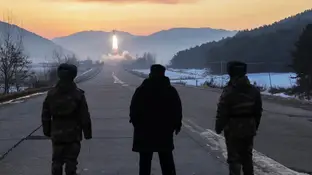 Kim Jong Un durante un ensayo de un misil hipersónico norcoreano Kim Jong Un durante un ensayo de un misil hipersónico norcoreano