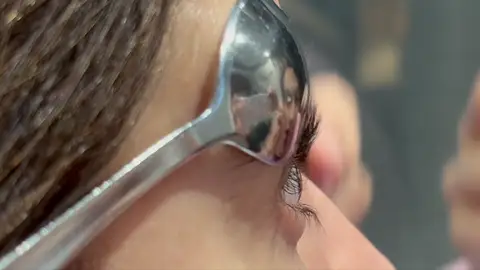 Rizador de pestañas casero Rizador de pestañas casero