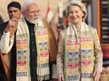 Ursula von der Leyen junto al primer ministro de India, Narendra Modi