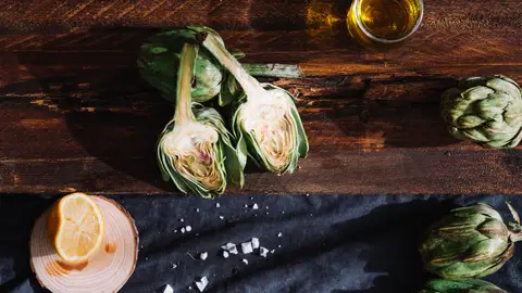 Alcachofa por la mitad Alcachofa por la mitad