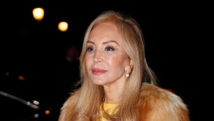 Carmen Lomana en la calle