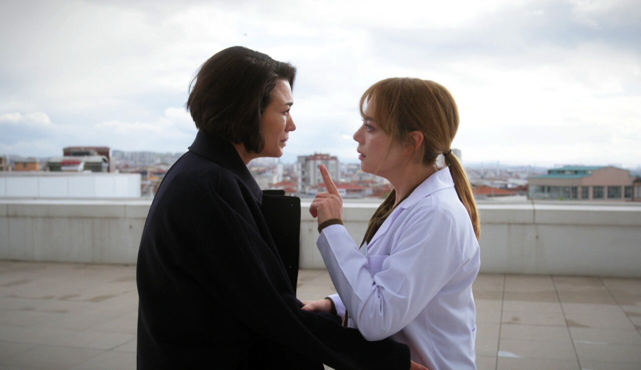 Esta noche en Renacer: Rengin toca fondo, Bahar la empuja a luchar y Parla lo descubre todo