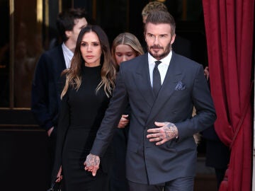 Los Beckham reaparecen en Par&iacute;s tras el conflicto familiar con Brooklyn