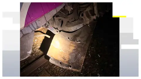 Una roca impacta con el morro de un Alvia Una roca impacta con el morro de un Alvia