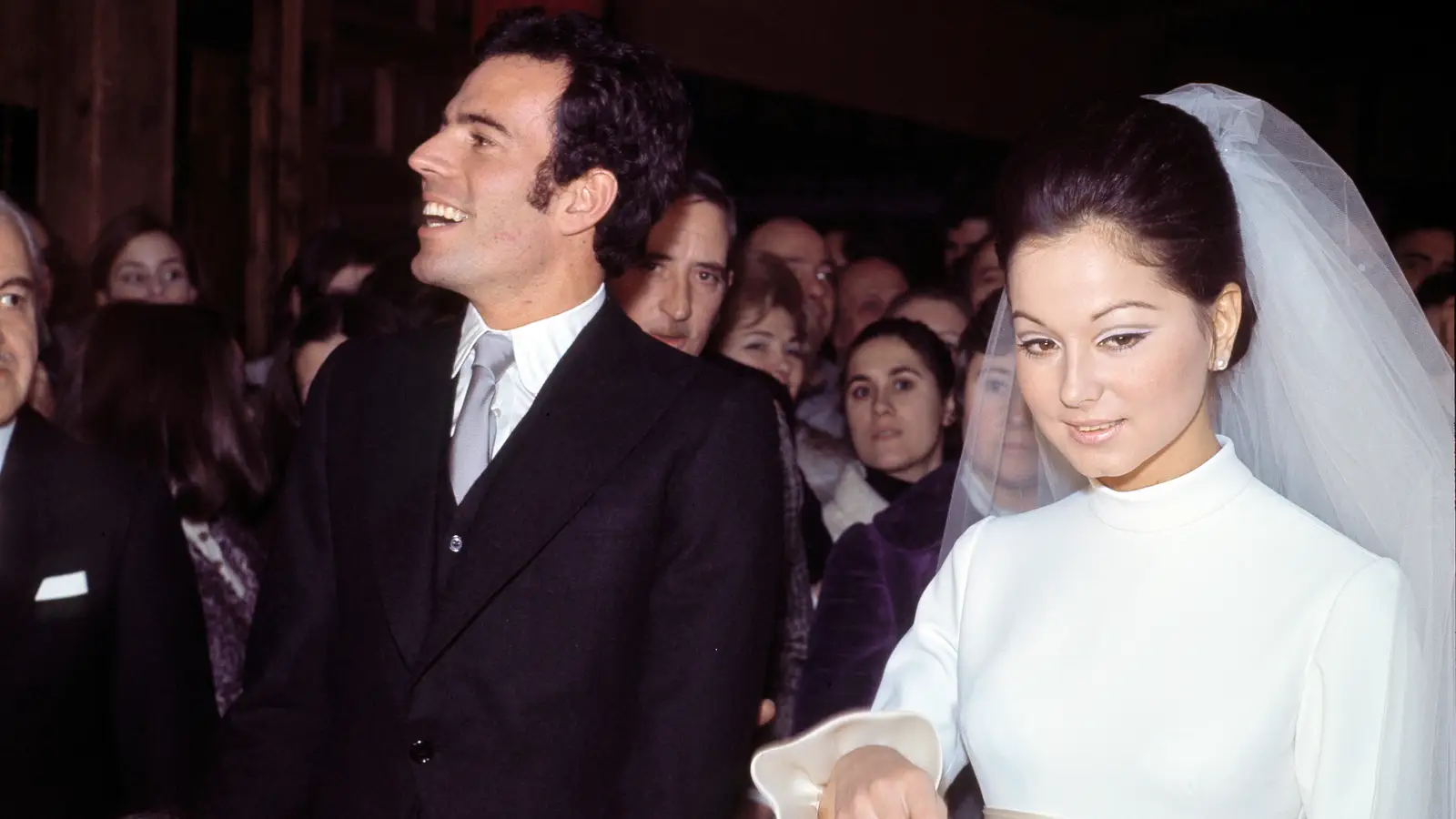 Se cumplen 55 años de la boda Julio Iglesias e Isabel Preysler: la historia de amor que marcó una época