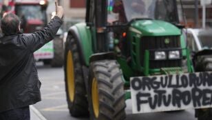 Tractorada clama en Bilbao contra el acuerdo UE-Mercosur porque "la alimentaci&oacute;n es un derecho, no mercanc&iacute;a"