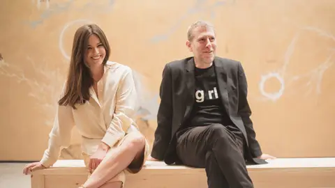 Mercedes Martín y David Barro en la exposición de Sandra Cinto, Preludio para el sol y las estrellas Mercedes Martín y David Barro en la exposición de Sandra Cinto, Preludio para el sol y las estrellas