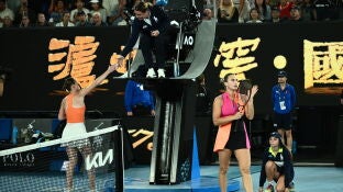 Aryna Sabalenka y Elina Svitolina, tras la semifinal del Open de Australia