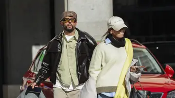 Gloria Camila y Álvaro García en el aeropuerto Gloria Camila y Álvaro García en el aeropuerto