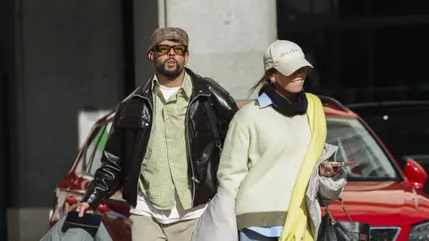Gloria Camila y Álvaro García en el aeropuerto Gloria Camila y Álvaro García en el aeropuerto