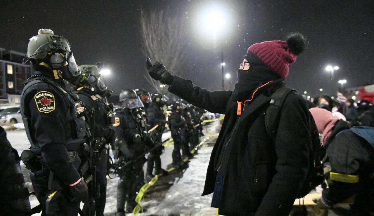 Enfrentamientos de vecinos con el ICE