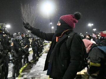 Enfrentamientos de vecinos con el ICE