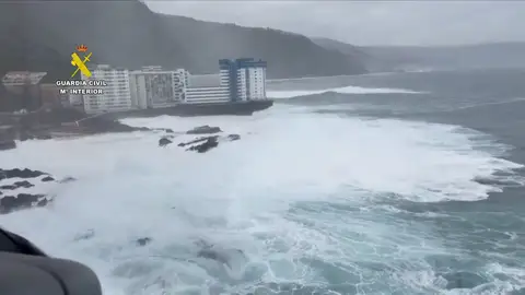 La Guardia Civil busca a la mujer desaparecida La Guardia Civil busca a la mujer desaparecida
