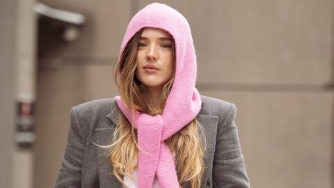 Chica vestida al estilo Copenhague girl