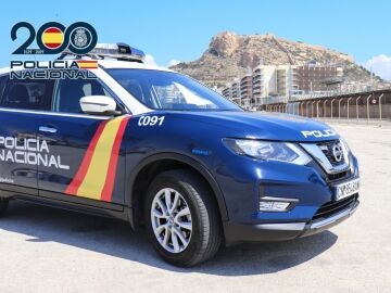 Imagen de un coche de la Polic&iacute;a Nacional en Alicante 