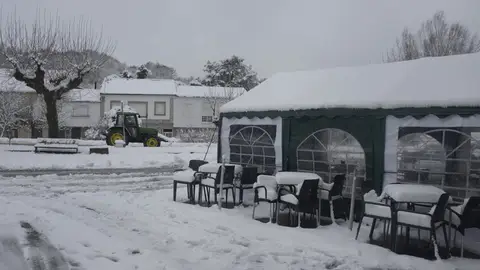 Viento, oleaje, nieve y lluvia activan avisos en 32 provincias, Ceuta y Melilla, con Galicia en rojo por olas Viento, oleaje, nieve y lluvia activan avisos en 32 provincias, Ceuta y Melilla, con Galicia en rojo por olas