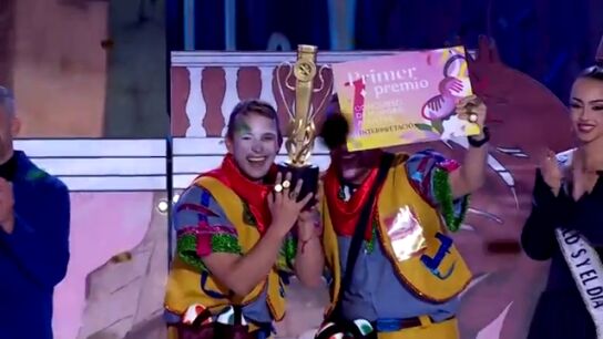 La murga "Trapaseros" triunfa en el primer gran concurso del carnaval de Santa Cruz de Tenerife