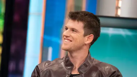 Miguel Bernardeau desvela su pasión por el surf: "Disfruto de encontrar mis límites con el mar" Miguel Bernardeau desvela su pasión por el surf: "Disfruto de encontrar mis límites con el mar"