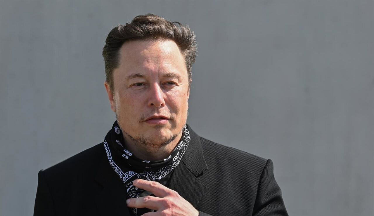 Elon Musk acusa a S&aacute;nchez de ser un "tirano" y un "traidor" con Espa&ntilde;a por prohibir las redes sociales a menores de 16