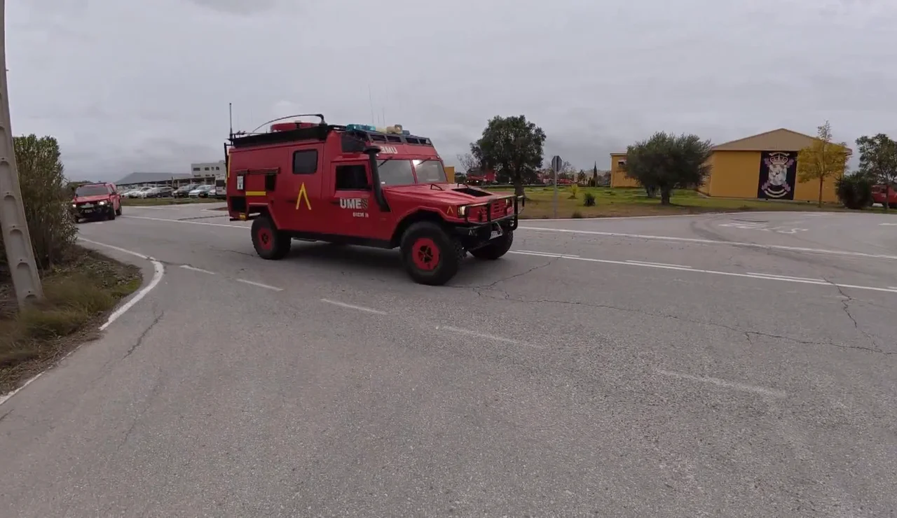 Vehículo de la UME desplegado por el temporal