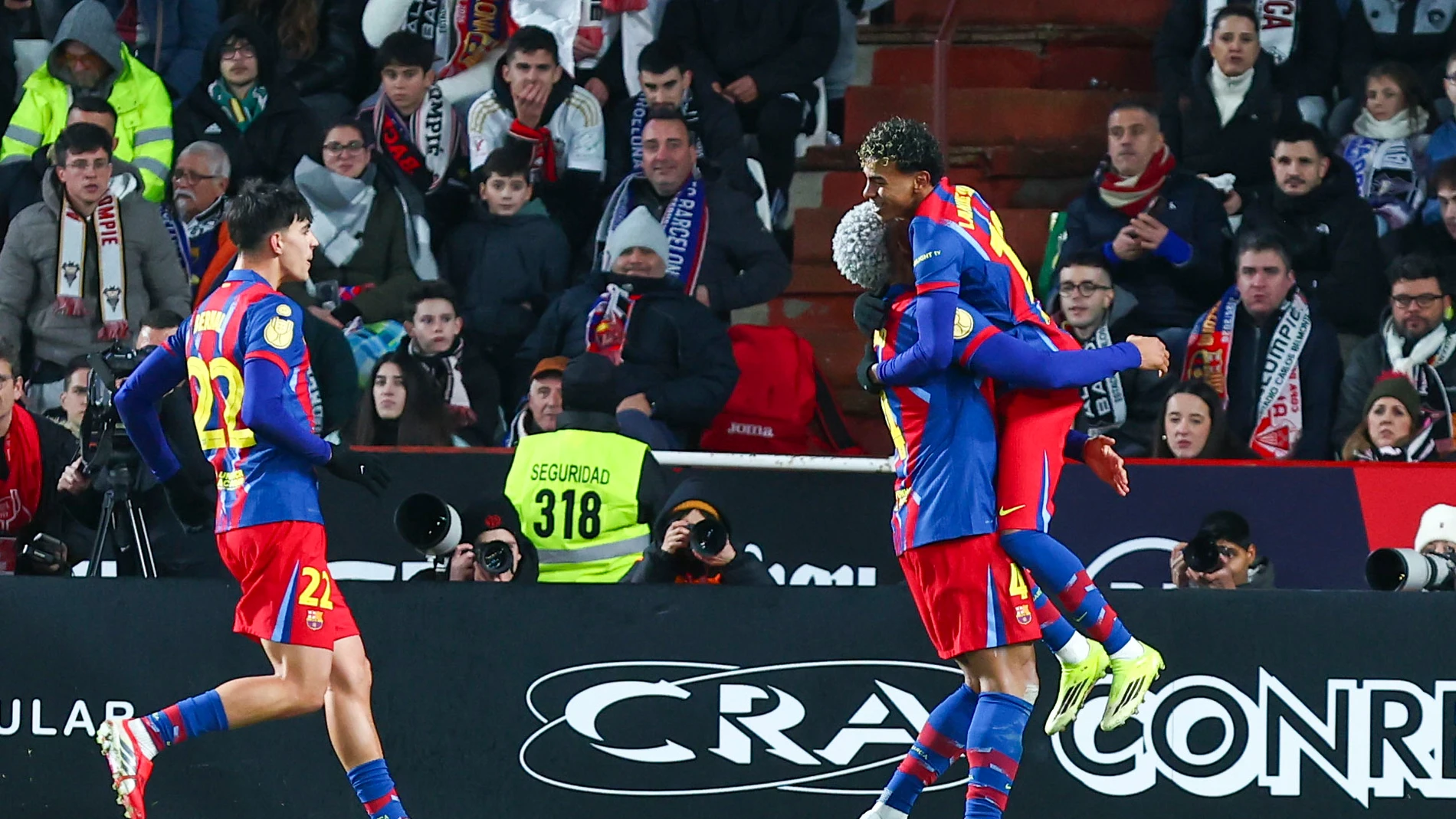 Ronald Araujo y Lamine Yamal celebran un gol en el Carlos Belmonte Ronald Araujo y Lamine Yamal celebran un gol en el Carlos Belmonte