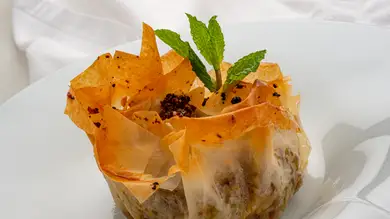 ¡Irresistible! Eva y Karlos Arguiñano nos enseñan a preparar crujiente de requesón, pistachos, almendras y dátiles ¡Irresistible! Eva y Karlos Arguiñano nos enseñan a preparar crujiente de requesón, pistachos, almendras y dátiles