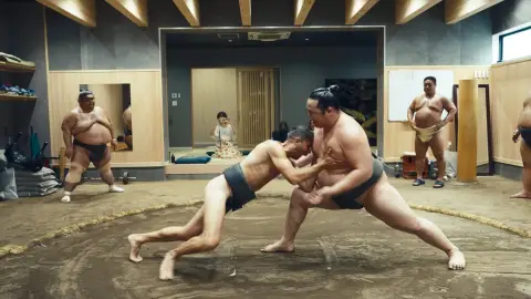 El divertido combate de Joaquín con un luchador de sumo El divertido combate de Joaquín con un luchador de sumo