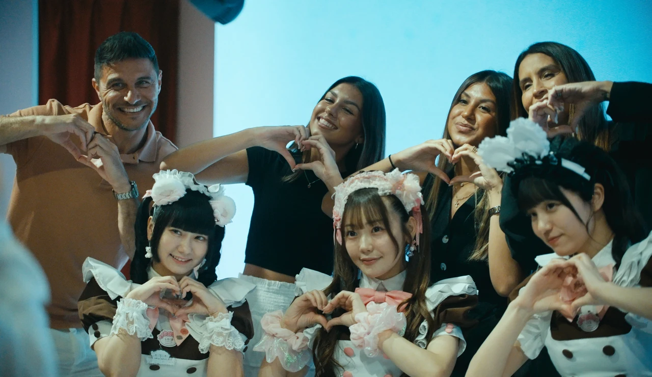 Joaquín, atónito en el maid café: “A mí me ha generado un poquito de ansiedad”