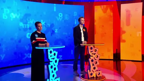 ¿Remontada o Silla Azul? Presión máxima para Manu tras la gesta de 23 aciertos de Rosa en El Rosco ¿Remontada o Silla Azul? Presión máxima para Manu tras la gesta de 23 aciertos de Rosa en El Rosco