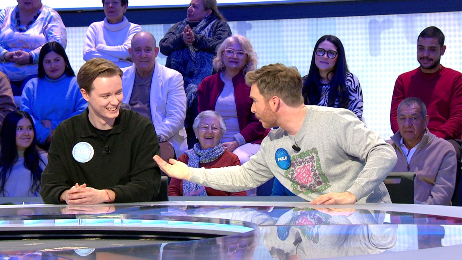 La broma de Manu con Pablo Rivero: “Qué detallazo que hayáis traído a mi padre”
