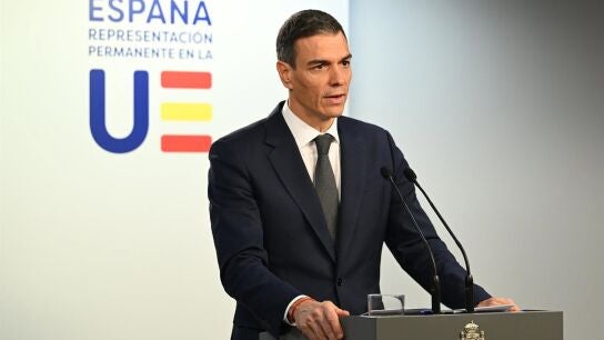 S&aacute;nchez apuesta por que el Gobierno siga en X, mientras Sumar pide que usen otra red social y Rego que se proh&iacute;ba