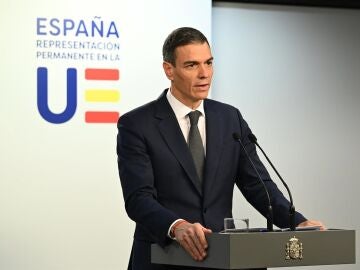 S&aacute;nchez apuesta por que el Gobierno siga en X, mientras Sumar pide que usen otra red social y Rego que se proh&iacute;ba