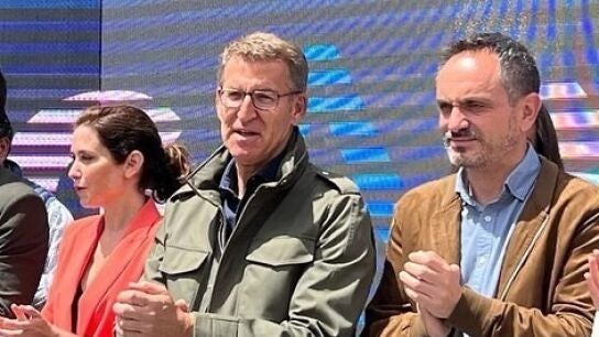 Isabel D&iacute;az Ayuso, N&uacute;&ntilde;ez Feij&oacute;o y Manuel Bautista