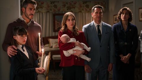 Andrés. Begoña, Gabriel, Marta, Julia y Juanito en el capítulo 494 de Sueños de Libertad