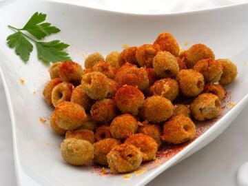 Aceitunas rebozadas al piment&oacute;n