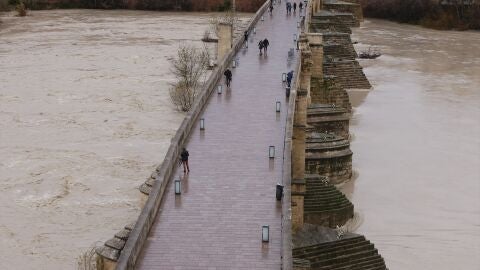 Crecida del r&iacute;o Guadalquivir a su paso por C&oacute;rdoba