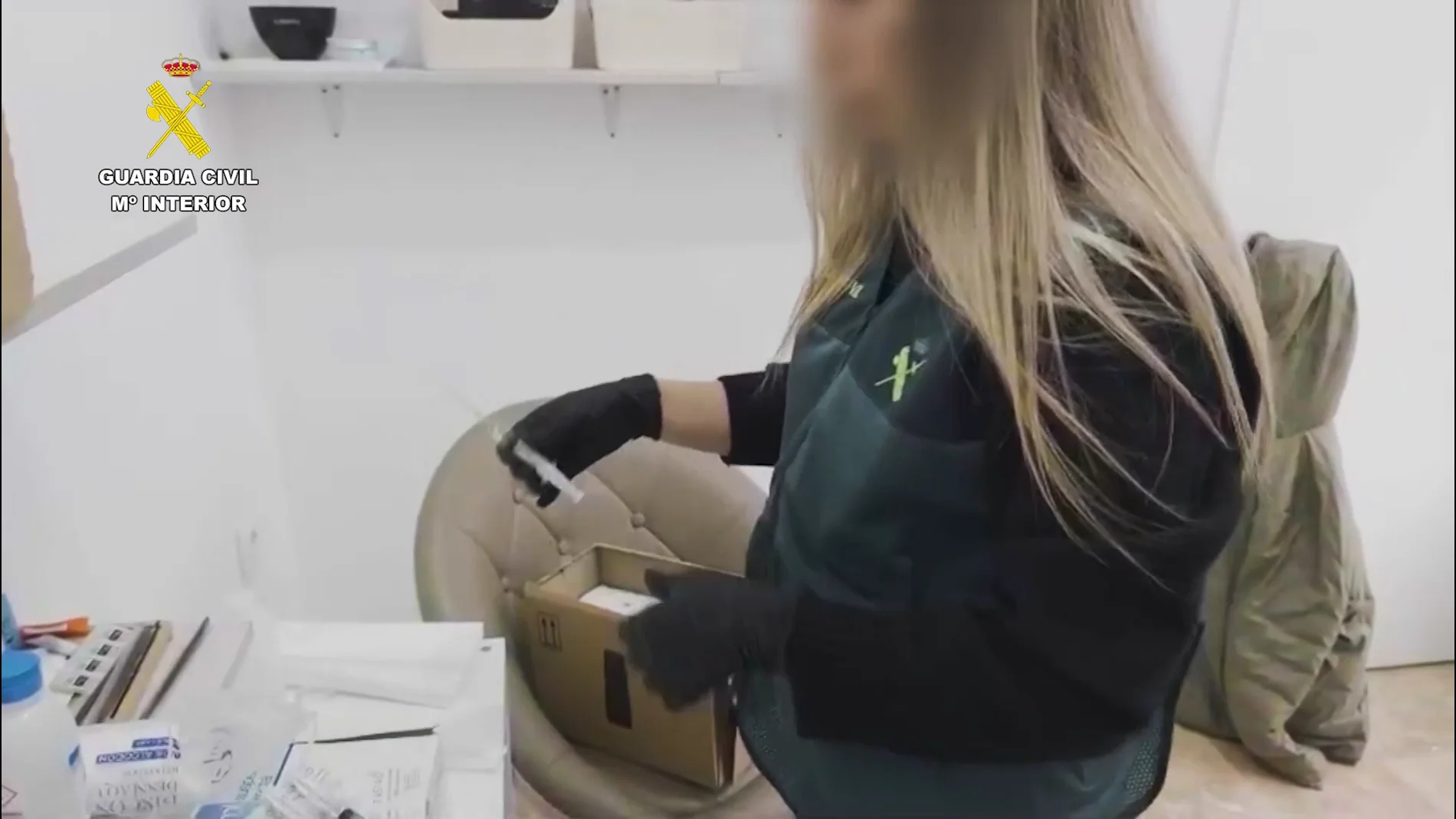 Investigada una falsa médica por realizar cientos de tratamientos estéticos ilegales en Valencia Investigada una falsa médica por realizar cientos de tratamientos estéticos ilegales en Valencia