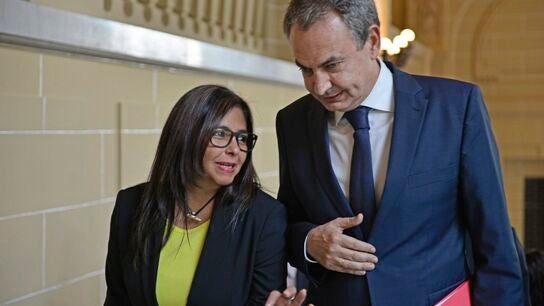 Zapatero se encuentra en Caracas para participar en un foro invitado por Delcy Rodr&iacute;guez