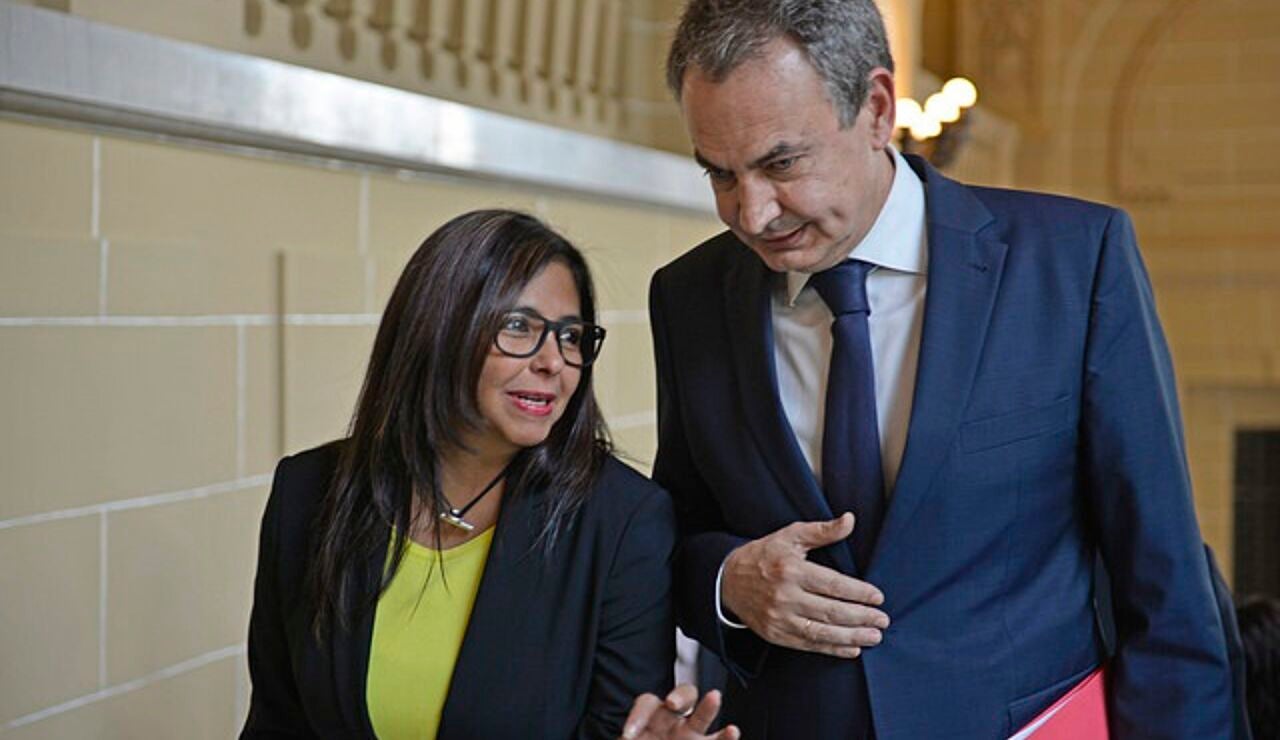 Zapatero se encuentra en Caracas para participar en un foro invitado por Delcy Rodr&iacute;guez