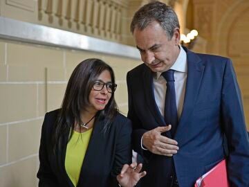 Zapatero se encuentra en Caracas para participar en un foro invitado por Delcy Rodr&iacute;guez