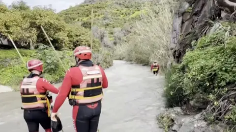 Encuentran el cadáver de una mujer en Sayalorga (Málaga) Encuentran el cadáver de una mujer en Sayalorga (Málaga)