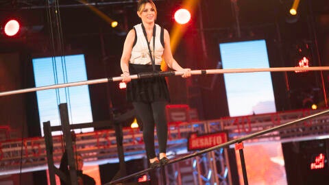 Edurne se convierte en funambulista y acepta el reto de Juan del Val