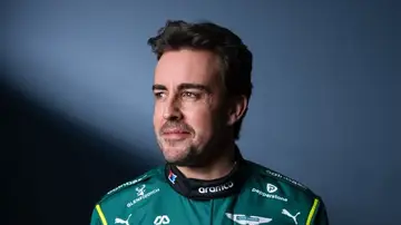 Fernando Alonso con los colores de Aston Martin 2026 Fernando Alonso con los colores de Aston Martin 2026