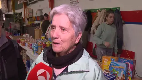 Desalojados en Andalucía recibiendo ayuda Desalojados en Andalucía recibiendo ayuda